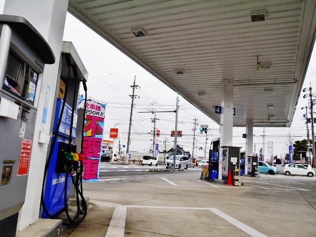 普段のガソリン給油はもちろん、カーメンテナンスや車両販売など幅広いサービスをご提供しております！