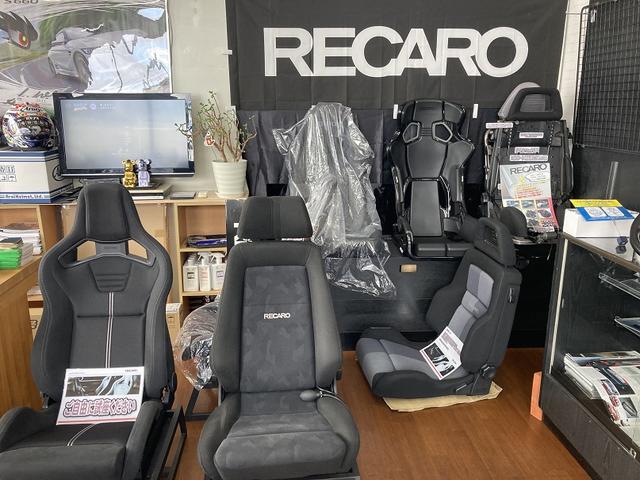 各種パーツも店内に展示！