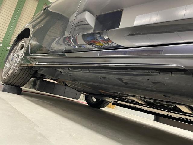 【四日市市】トヨタ　プリウス　サイドスポイラー　板金　塗装　傷直し　安い　代車無料