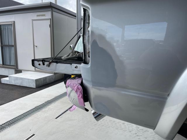 四日市市　ダッジラム　ラム　板金塗装　保険修理　へこみ修理　お値打ち　代車無料　早く修理します　見積もり大歓迎