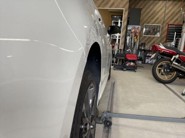 【板金塗装】①板金　カローラ　クォーター　リヤフェンダー　キズ修理　キズ直し　板金　塗装　へこみ修理　水性塗料　お値打ち　安い　早い　代車無料　四日市市　