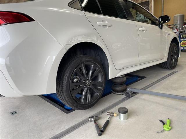 【板金塗装】①板金　カローラ　クォーター　リヤフェンダー　キズ修理　キズ直し　板金　塗装　へこみ修理　水性塗料　お値打ち　安い　早い　代車無料　四日市市　