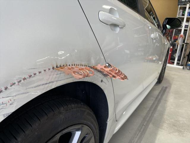 【板金塗装】①板金　カローラ　クォーター　リヤフェンダー　キズ修理　キズ直し　板金　塗装　へこみ修理　水性塗料　お値打ち　安い　早い　代車無料　四日市市　