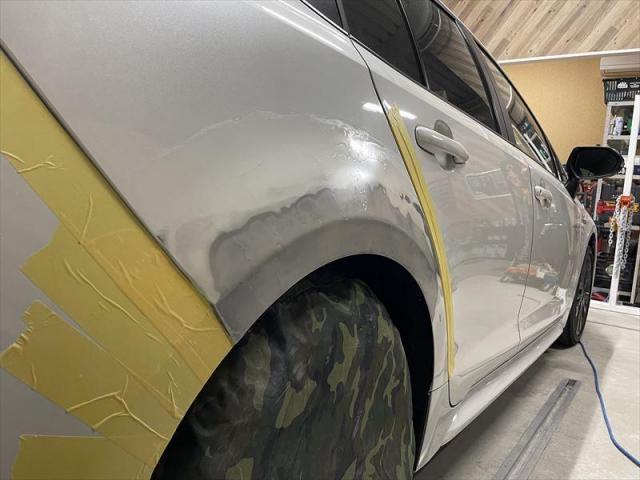 【板金塗装】①板金　カローラ　クォーター　リヤフェンダー　キズ修理　キズ直し　板金　塗装　へこみ修理　水性塗料　お値打ち　安い　早い　代車無料　四日市市　