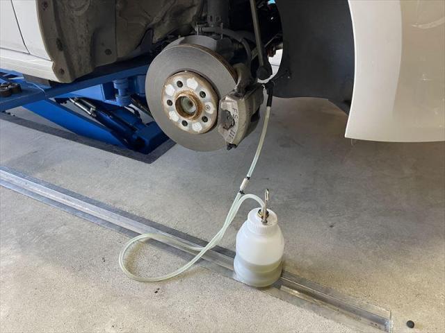 【車検】ポロ　フォルクスワーゲン　車検整備　お値打ち　安い　早い　代車無料　エンジンオイル交換　オイル交換　ブレーキオイル　交換　三重県　四日市市　