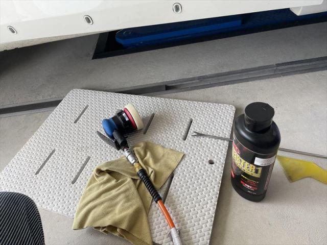 【スライドドアモール交換】セレナ　スライドドア　部品交換　こすり傷　板金塗装　お値打ち　安い　早い　代車無料　三重県　四日市市　鈴鹿市　カフェスペース　カード支払い　電子マネー決済　