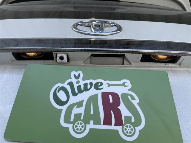 【ナンバー灯交換】アルファード　ライト点検　ナンバー灯　球切れ　お値打ち　安い　早い　代車無料　おしゃれ　整備工場　板金塗装　板金工場　三重県　四日市市