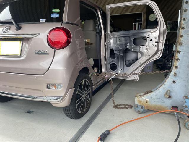 【板金塗装】 キャスト　保険修理　車両保険　ドア交換　板金修理　へこみ修理　キズ直し　代車無料　板金工場　三重県　四日市市　菰野町　いなべ市　桑名市