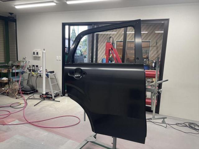 【板金塗装】 キャスト　保険修理　車両保険　ドア交換　板金修理　へこみ修理　キズ直し　代車無料　板金工場　三重県　四日市市　菰野町　いなべ市　桑名市