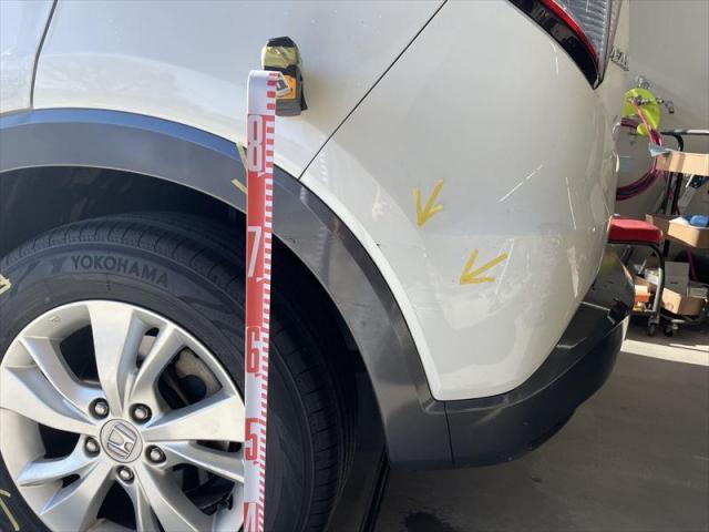 【保険修理】 ヴェゼル　キズ修理　バンパー　タイヤ　モール　部品交換　1日作業　早い　代車無料　板金工場　板金塗装　オリーブカーズ　三重県　四日市市　菰野町　いなべ市　桑名市