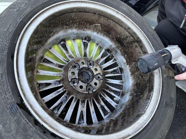 ホイール洗浄】 BMW 218 2シリーズ ホイール洗浄 ホイール汚れ