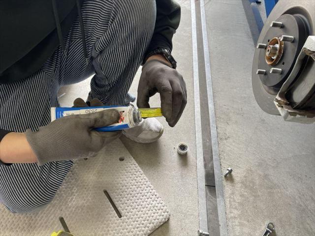 【ブレーキパッド交換】 スイフト　スイフトスポーツ　ブレーキパッド　持ち込み　部品持ち込み　お値打ち　安い　早い　代車無料　整備　三重県　四日市市　菰野町　いなべ市　東員町　桑名市　鈴鹿市　オリーブカーズ