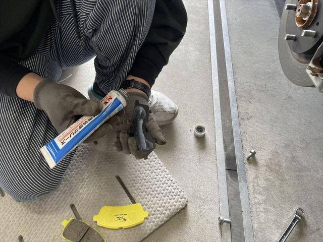 【ブレーキパッド交換】 スイフト　スイフトスポーツ　ブレーキパッド　持ち込み　部品持ち込み　お値打ち　安い　早い　代車無料　整備　三重県　四日市市　菰野町　いなべ市　東員町　桑名市　鈴鹿市　オリーブカーズ