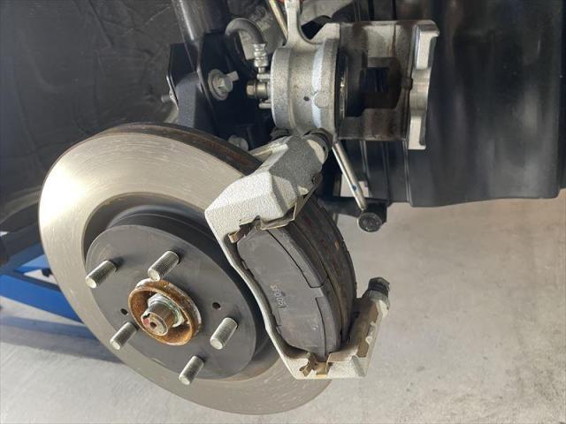 【ブレーキパッド交換】 スイフト　スイフトスポーツ　ブレーキパッド　持ち込み　部品持ち込み　お値打ち　安い　早い　代車無料　整備　三重県　四日市市　菰野町　いなべ市　東員町　桑名市　鈴鹿市　オリーブカーズ