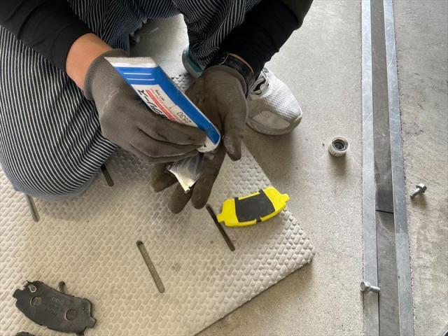 【ブレーキパッド交換】 スイフト　スイフトスポーツ　ブレーキパッド　持ち込み　部品持ち込み　お値打ち　安い　早い　代車無料　整備　三重県　四日市市　菰野町　いなべ市　東員町　桑名市　鈴鹿市　オリーブカーズ