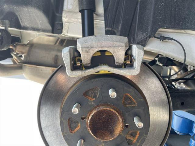 【ブレーキパッド交換】 スイフト　スイフトスポーツ　ブレーキパッド　持ち込み　部品持ち込み　お値打ち　安い　早い　代車無料　整備　三重県　四日市市　菰野町　いなべ市　東員町　桑名市　鈴鹿市　オリーブカーズ