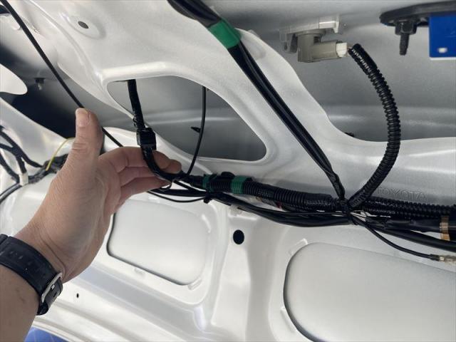 【テールランプ交換】 マークX　部品持ち込み　テール交換　社外品から純正　お値打ち　安い　早い　代車無料　整備　板金　三重県　四日市市　菰野町　いなべ市　東員町　桑名市　鈴鹿市　オリーブカーズ