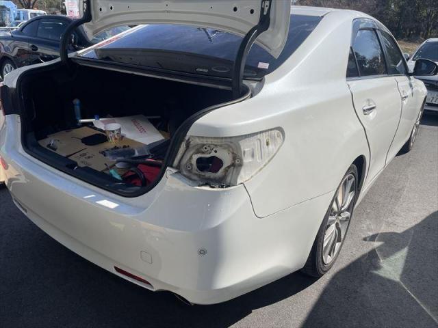 【テールランプ交換】 マークX　部品持ち込み　テール交換　社外品から純正　お値打ち　安い　早い　代車無料　整備　板金　三重県　四日市市　菰野町　いなべ市　東員町　桑名市　鈴鹿市　オリーブカーズ