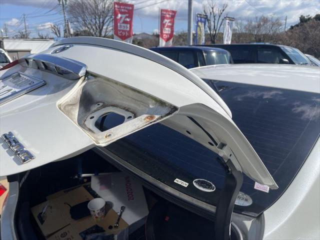 【テールランプ交換】 マークX　部品持ち込み　テール交換　社外品から純正　お値打ち　安い　早い　代車無料　整備　板金　三重県　四日市市　菰野町　いなべ市　東員町　桑名市　鈴鹿市　オリーブカーズ