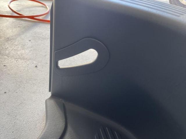 【シートベルト取付け】 ハイエース　後部座席　シートベルト後付け　スーパーGL　シート交換　加工　部品持ち込みOK　お値打ち　安い　早い　代車無料　三重県　四日市市　菰野町　いなべ市　桑名市　鈴鹿市