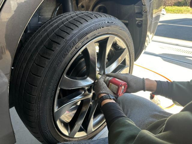 【タイヤ交換】マツダ　アテンザワゴン　スタッドレス　ノーマルタイヤ　お値打ち　安い　早い　三重県　四日市市