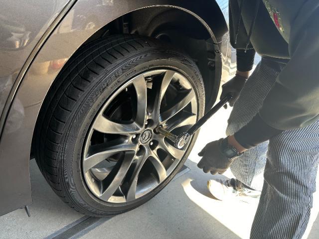 【タイヤ交換】マツダ　アテンザワゴン　スタッドレス　ノーマルタイヤ　お値打ち　安い　早い　三重県　四日市市