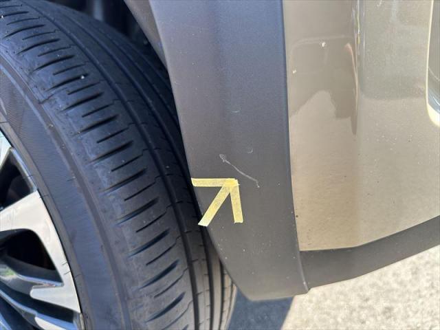 【側面後ろ修理①】ヤリスクロス　保険修理　車両保険　鈑金　塗装　キズ修理　ドア交換　水性塗料　オリーブカーズ　三重県　四日市市　菰野町　いなべ市　桑名市　鈴鹿市