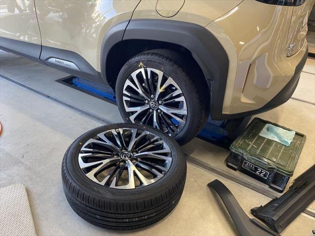 【側面後ろ修理④】ヤリスクロス　保険修理　車両保険　鈑金　塗装　キズ修理　ドア交換　水性塗料　オリーブカーズ　三重県　四日市市　菰野町　いなべ市　桑名市　鈴鹿市