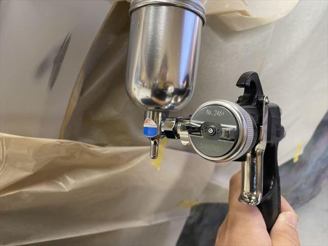 【フロントバンパー修理①】ハリアー　バンパー修理　鈑金　塗装　水性塗料　お値打ち　安い　早い　代車無料　即日修理　オリーブカーズ　三重県　四日市市