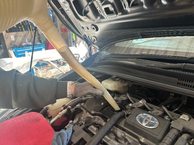 【エンジンオイル交換】　カローラスポーツ　オイル交換　0W-20　GR　アッシュオイル　お値打　安い　早い　代車無料　オリーブカーズ　三重県　四日市市