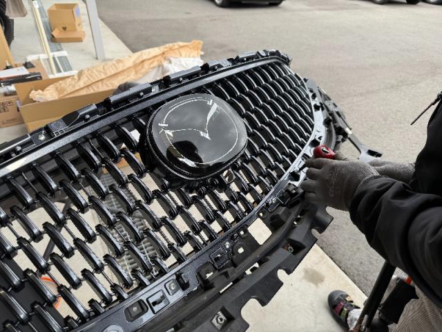 【グリル交換】　ＣＸ－８　フロントグリル交換　　持ち込み　部品持ち込み　カスタム　お値打ち　安い　代車無料　オリーブカーズ　三重県　四日市市　