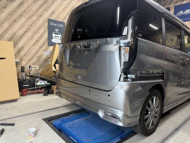 【追突被害修理③】　デリカＤ：２　エーミング　対物　保険修理　リヤ損傷　ゲート交換　リヤバンパー交換　代車無料　オリーブカーズ　三重県　四日市市