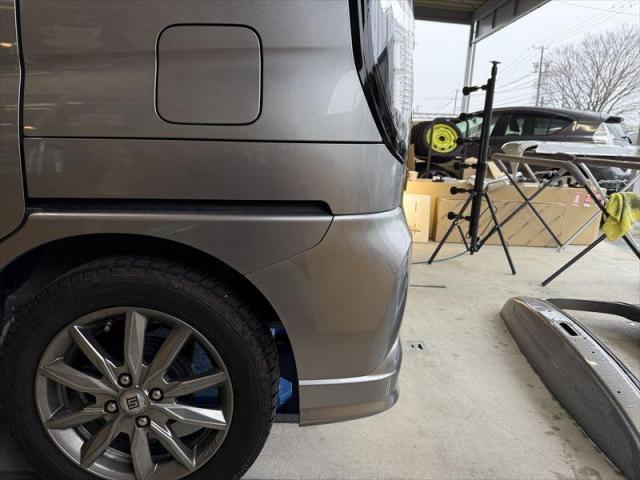 【追突被害修理③】　デリカＤ：２　エーミング　対物　保険修理　リヤ損傷　ゲート交換　リヤバンパー交換　代車無料　オリーブカーズ　三重県　四日市市