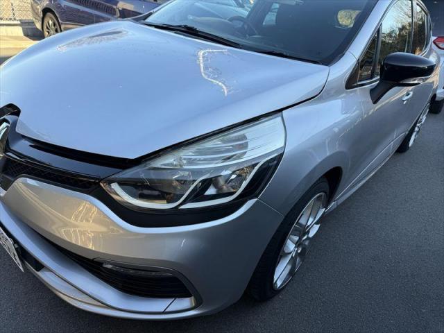 【ヘッドライトコーティング】 ルノー　ルーテシア　ヘッドライトくもり　ヘッドライト黄ばみ　磨き　お値打ち　安い　早い　代車無料　オリーブカーズ　三重県　四日市市