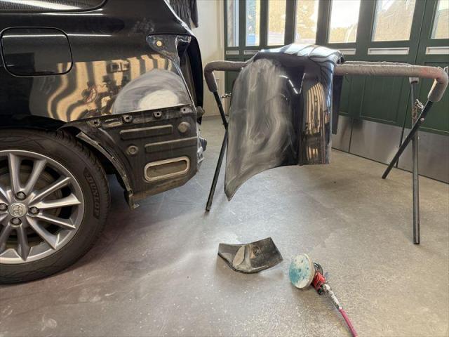 【キズ修理②】 カローラフィールダー　へこみ修理　板金　塗装　保険修理　水性塗料　代車無料　オリーブカーズ　三重県　四日市市