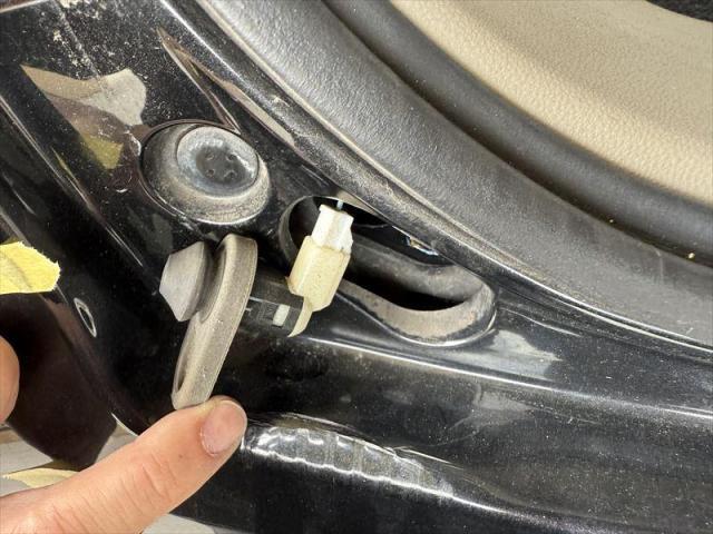 【へこみ修理①】 ムーヴ　リヤゲート　トランク　ドア修理　へこみ　キズ修理　塗装　水性塗料　保険修理　車両保険　代車無料　オリーブカーズ　三重県　四日市市