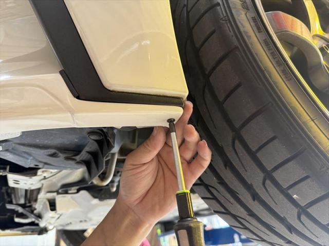 【スポイラー取り付け】　ＧＲ８６　フロントスポイラー　エアロ　カスタム　部品持ち込み歓迎　お値打ち　安い　代車無料　オリーブカーズ　三重県　四日市市