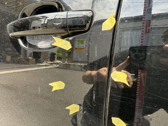 【ドアパンチ修理①】　アウディ　Ａ３　キズ修理　へこみ修理　ドアパンチ被害　板金　塗装　水性塗料　保険修理　対物保険　レンタカー　オリーブカーズ　三重県　四日市市