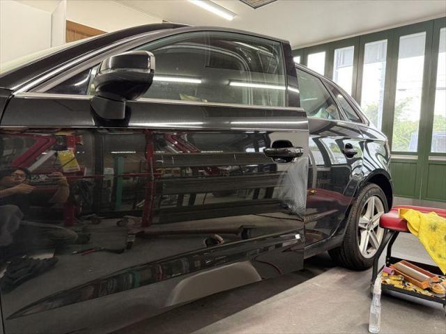 【ドアパンチ修理②】　アウディ　Ａ３　キズ修理　へこみ修理　ドアパンチ被害　板金　塗装　水性塗料　保険修理　対物保険　レンタカー　オリーブカーズ　三重県　四日市市