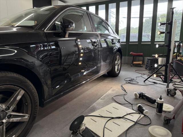 【ドアパンチ修理②】　アウディ　Ａ３　キズ修理　へこみ修理　ドアパンチ被害　板金　塗装　水性塗料　保険修理　対物保険　レンタカー　オリーブカーズ　三重県　四日市市