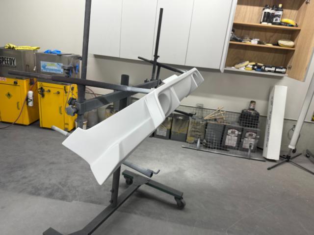 【スポイラー塗装】　コペン　スポイラー塗装　リアアンダースポイラー　未塗装　塗り分け塗装　カスタム　部品持ち込み歓迎　お値打ち　安い　オリーブカーズ　三重県　四日市市