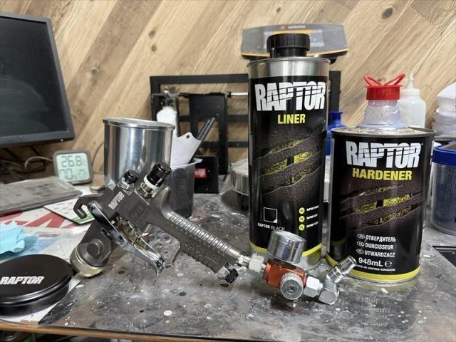 【ラプターライナー塗装】　ジムニー　グリル塗装　フロントグリル　ラプターライナー　ラプター　カスタム　お値打ち　安い　持ち込み歓迎　オリーブカーズ　三重県　四日市市