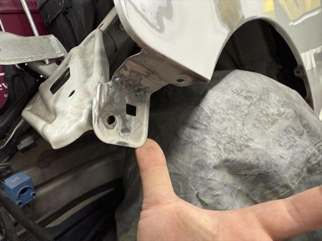 【左フロント修理②】　スペーシアカスタム　保険修理　フロントバンパー　フロントフェンダー　キズ修理　へこみ修理　板金　塗装　水性塗料　オリーブカーズ　三重県　四日市市