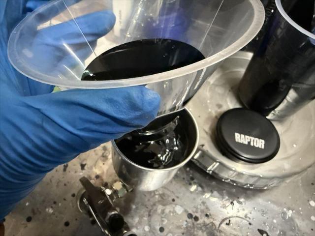 【ラプターライナー塗装】　ボンゴバン　ラプター　塗装　ルーフ塗装　　カスタム　クリア剥がれ　塗装剥がれ　代車無料　オリーブカーズ　三重県　四日市市