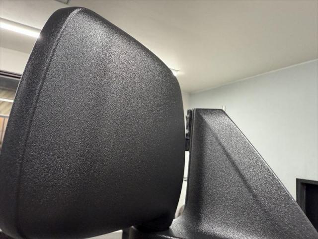 【ラプターライナー塗装】　ボンゴバン　ラプター　塗装　ルーフ塗装　ワイパーアーム塗装　ミラーカバー塗装　カスタム　クリア剥がれ　塗装剥がれ　代車無料　オリーブカーズ　三重県　四日市市