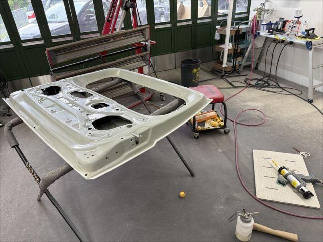 【リア修理②】　ジムニー　JB64　追突被害　保険修理　リアゲート交換　ホイール　タイヤ　交換　塗装　キズ修理　へこみ修理　オリーブカーズ　三重県　四日市市