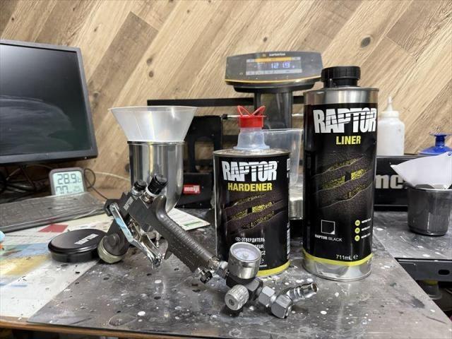 【ラプターライナー塗装】　ラプター　塗装　キズに強い　おしゃれ　カスタム　ホンダ　トヨタ　日産　ダイハツ　スズキ　マツダ　車種問いません　LINEでお問い合わせください　オリーブカーズ　三重県　四日市市