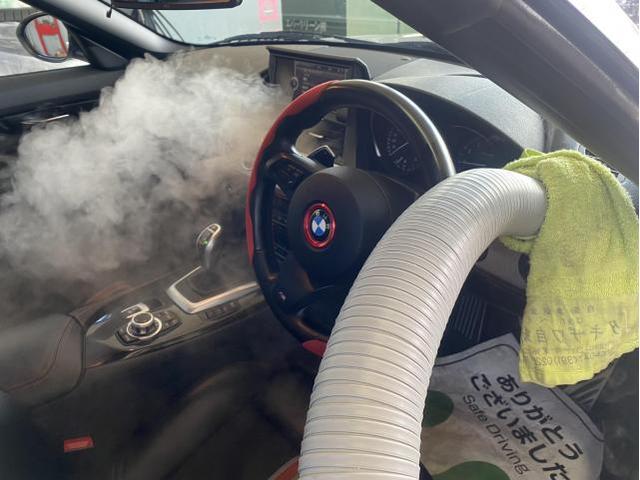 エアコン臭いBMW　カーエアコンクリーニングBMW料金38500円全国一律料金　エバポレーター洗浄BMW　ホームエアコンクリーニングのようにカーエアコン洗浄が可能に