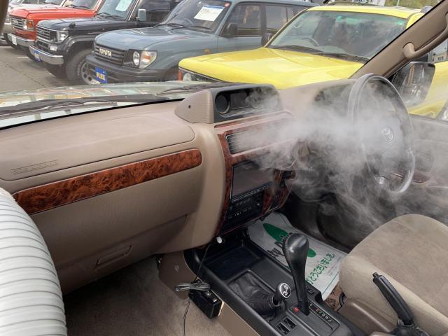 エアコンの臭いが気になる　カーエアコンクリーニング費用国産車33000円です。　エバポレーター洗浄95プラド　カーエアコンクリーニング東京　全国一律料金