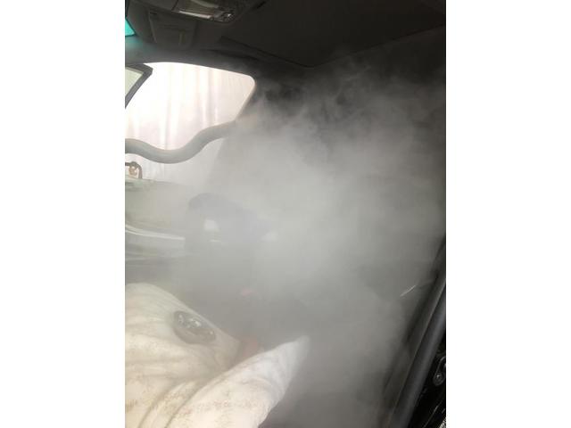 エアコン臭いが酸っぱいとクラウンカーエアコン洗浄。よくエアコン臭い 生乾きの臭いがなど問い合わせもありますが、車のエアコン臭いは車のエアコン内部の湿気からくるカビなどが原因です。カーエアコンクリーニング料金